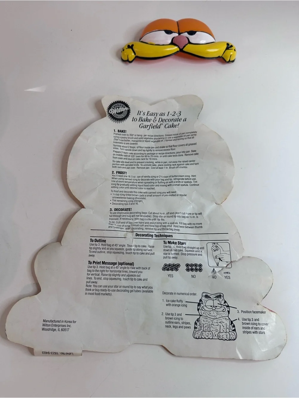 Wilton Garfield Cake Pan Insert in Orange and Yellow